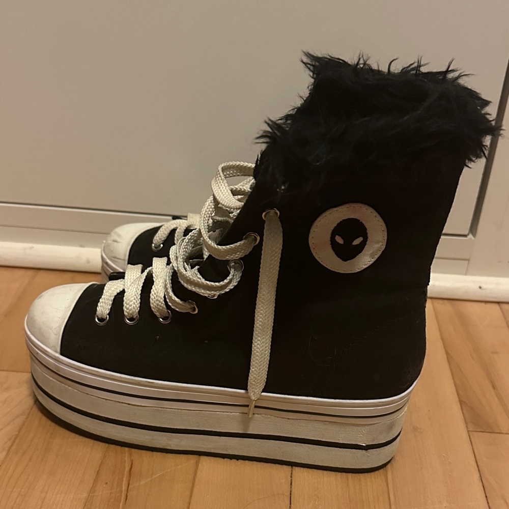 YRU Elevation Sky platform Hightop Sneakers